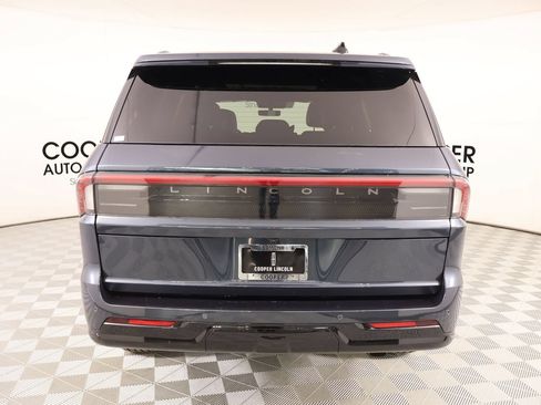 New 2025 Lincoln Navigator Reserve w/ Jet Appearance Package AWD/4WD image 24
