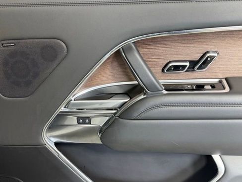 Used 2023 Land Rover Range Rover Long Wheelbase SE image 25