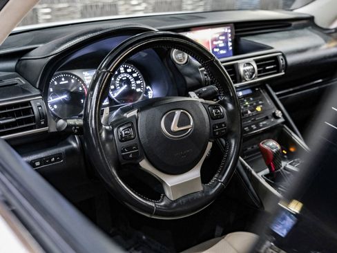 Used 2018 Lexus IS 300 w/ Comfort Package image 18