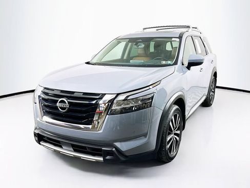 Used 2023 Nissan Pathfinder Platinum AWD/4WD image 3
