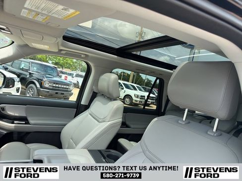 Used 2025 Ford Expedition Max Active AWD/4WD image 16