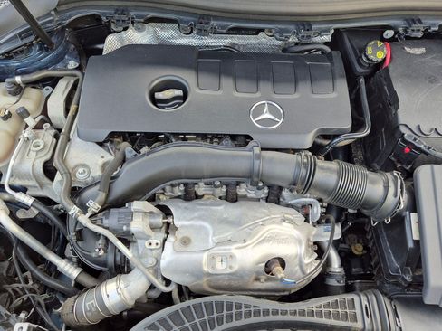 Used 2021 Mercedes-Benz GLA 250 4MATIC w/ Premium Package image 35