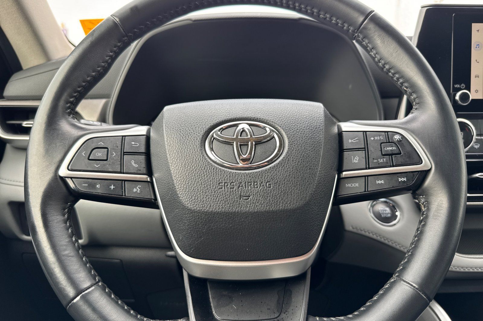 Used 2023 Toyota Highlander LE AWD/4WD image 29