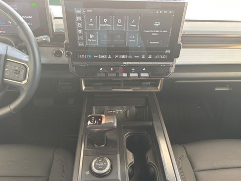 Used 2025 GMC Hummer EV 3X AWD/4WD image 8