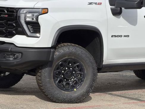 New 2026 Chevrolet Silverado 2500 ZR2 image 9