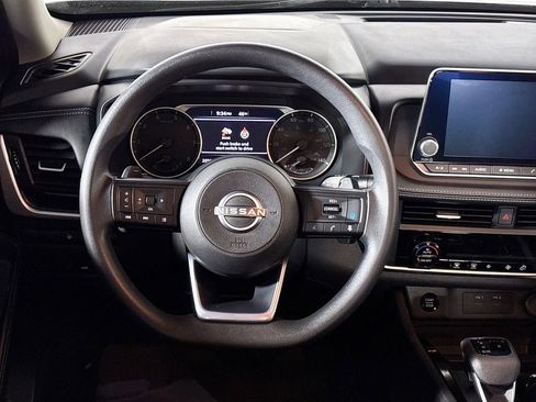 Used 2024 Nissan Rogue SV image 13