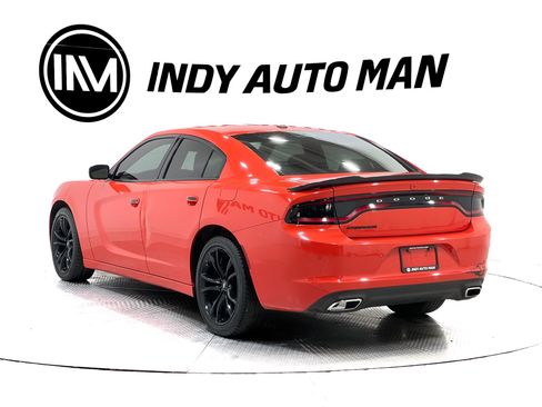Used 2018 Dodge Charger SXT w/ Blacktop Package RWD image 6