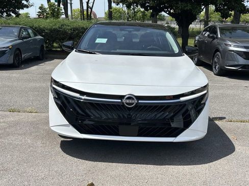 New 2026 Nissan Sentra SR w/ Floor Mat Package FWD image 2