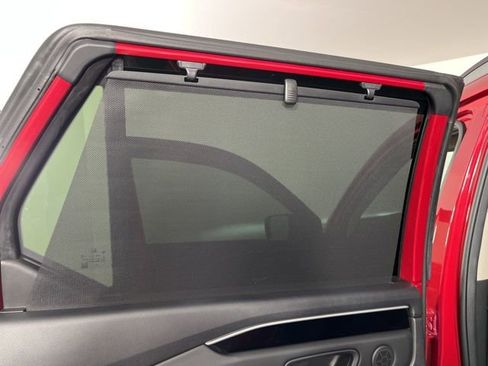 Used 2025 Honda Pilot Touring image 39
