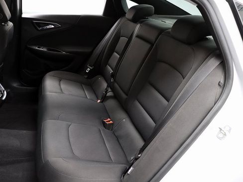 Used 2018 Chevrolet Malibu LT image 11