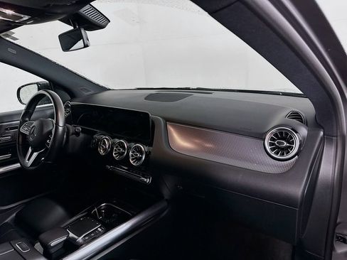 Used 2021 Mercedes-Benz GLA 250 4MATIC w/ Premium Package image 35