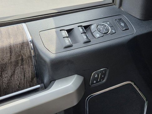 Used 2019 Ford F250 Lariat w/ Lariat Ultimate Package image 27