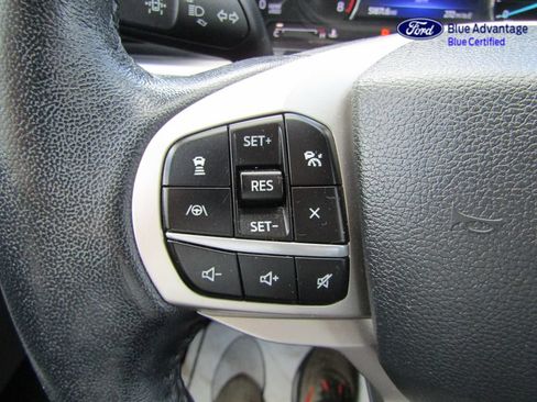 Certified 2022 Ford Explorer XLT w/ Equipment Group 202A AWD/4WD image 35