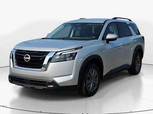 Used 2024 Nissan Pathfinder SV FWD image 11
