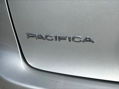 New 2026 Chrysler Pacifica Select image 12