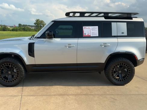 Used 2021 Land Rover Defender 110 X-Dynamic HSE image 6