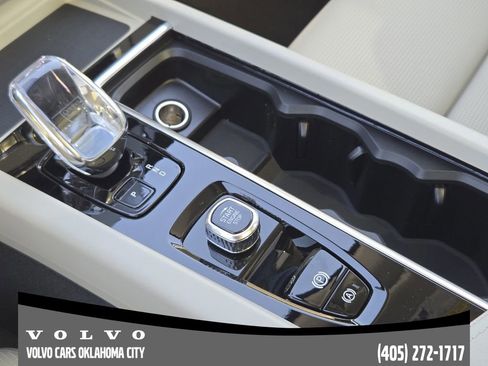 New 2026 Volvo XC60 B5 Ultra w/ Protection Package Premier AWD/4WD image 19