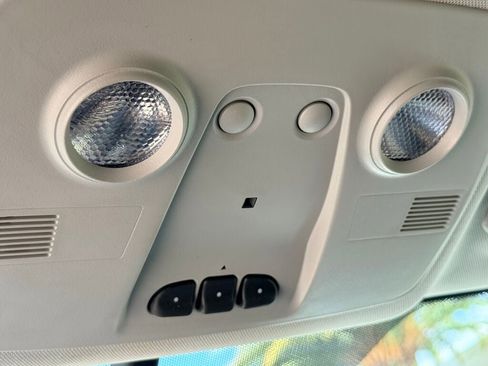 Used 2017 GMC Acadia Limited SLT image 27