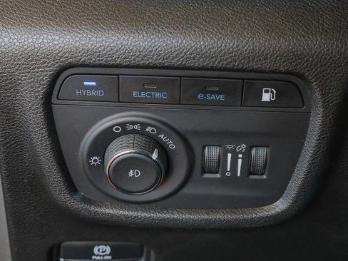 Used 2022 Jeep Grand Cherokee Limited 4xe image 28