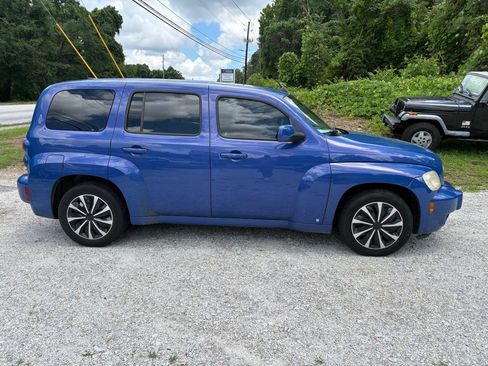 Used 2008 Chevrolet HHR LT w/ Enhanced Sound Package FWD image 2