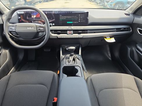 New 2026 Kia K4 FWD image 12
