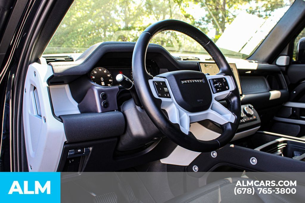 Used 2023 Land Rover Defender 130 SE AWD/4WD image 32