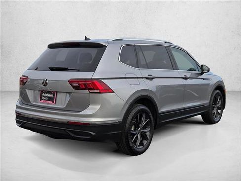 Used 2024 Volkswagen Tiguan SE image 5