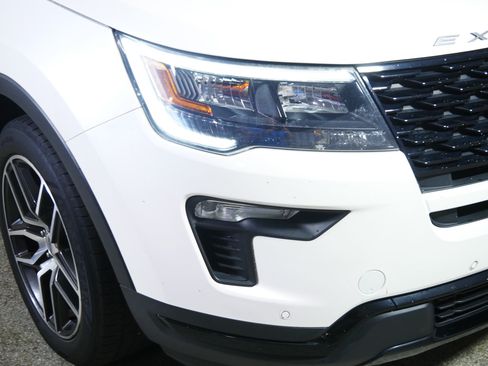Used 2019 Ford Explorer Sport w/ Ford Safe & Smart Package AWD/4WD image 16
