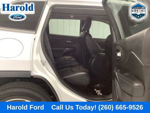 Used 2021 Jeep Cherokee Limited w/ Trailer Tow Group AWD/4WD image 10