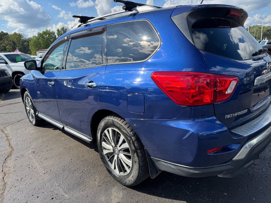 Used 2017 Nissan Pathfinder S AWD/4WD image 10