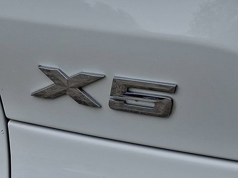 Used 2025 BMW X5 xDrive50e AWD/4WD image 30