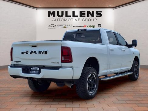 Used 2025 RAM 2500 Laramie AWD/4WD image 5