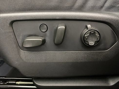 Used 2021 Buick Envision Avenir w/ Technology Package II image 21