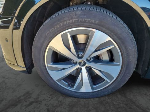 Used 2024 Audi Q8 e-tron Premium Plus w/ Premium Plus Package image 5