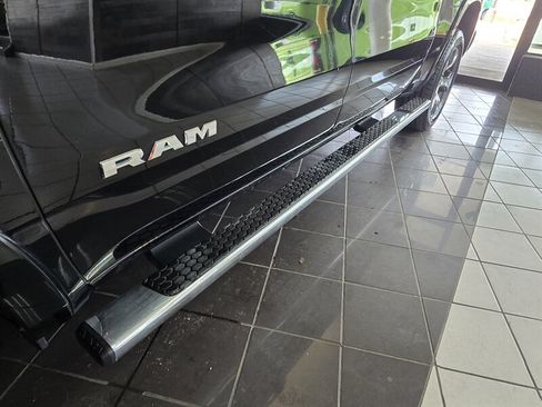 Used 2019 RAM 1500 Laramie AWD/4WD image 37