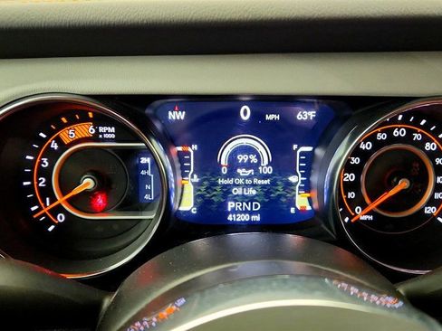 Used 2021 Jeep Gladiator Overland AWD/4WD image 13