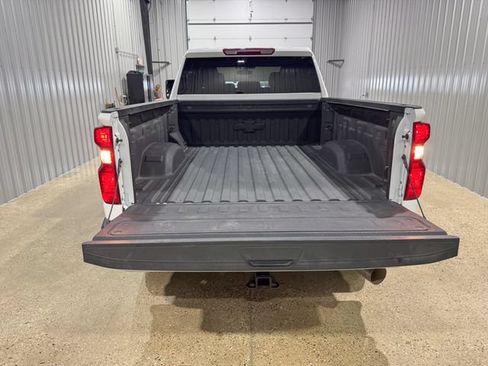 Used 2023 Chevrolet Silverado 2500 LT AWD/4WD image 5