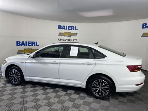 Used 2019 Volkswagen Jetta SEL w/ Cold Weather Package FWD image 2