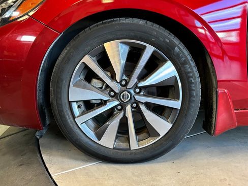 Used 2020 Nissan Sentra SV w/ SV Premium Package image 26