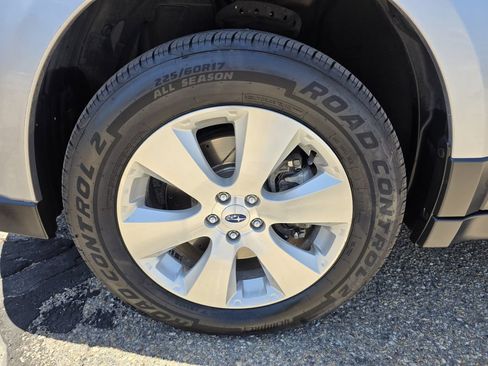 Used 2012 Subaru Outback 3.6R Limited w/ Moonroof Pkg AWD/4WD image 39