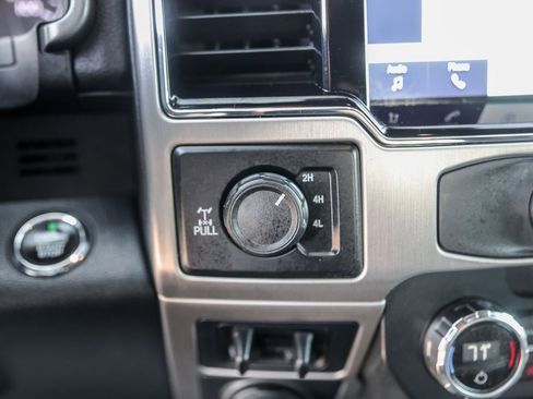 Used 2022 Ford F350 Platinum w/ FX4 Off-Road Package image 21