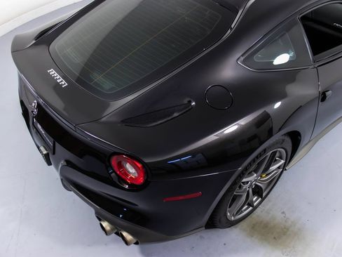 Used 2014 Ferrari F12 Berlinetta RWD image 20