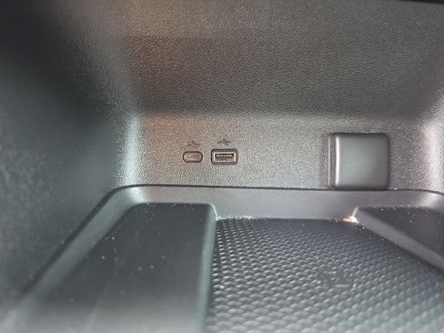 Certified 2026 Chevrolet Traverse LT FWD image 30