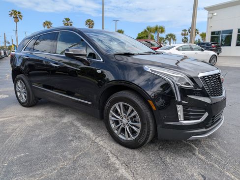 Used 2023 Cadillac XT5 Premium Luxury w/ Technology Package image 2