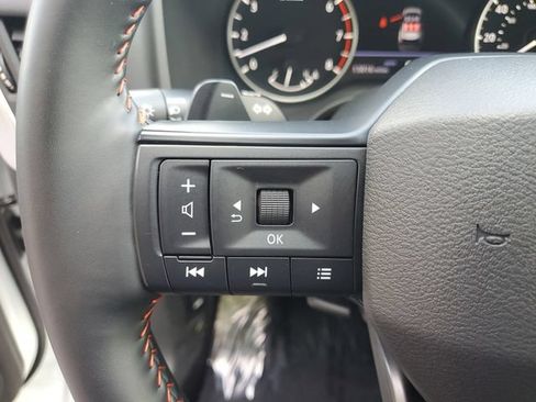 Used 2025 Nissan Rogue SV AWD/4WD image 19