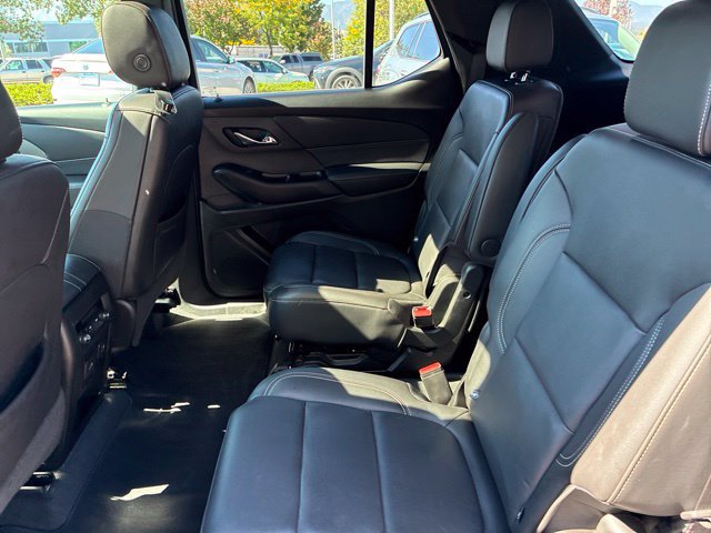 Used 2022 Chevrolet Traverse LT w/ LT Premium Package FWD image 14