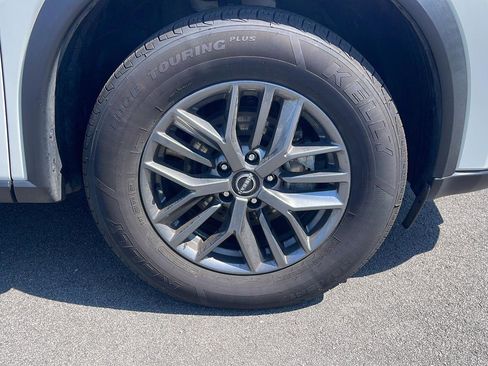 Used 2024 Nissan Rogue S image 9