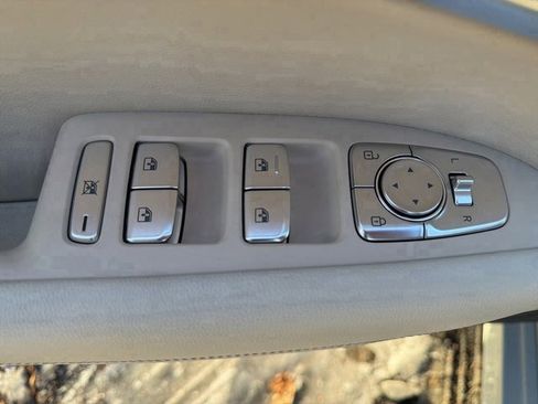 Used 2026 Genesis G70 2.5T image 17