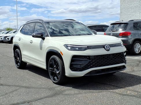 New 2026 Volkswagen Tiguan SE R-Line AWD/4WD image 1
