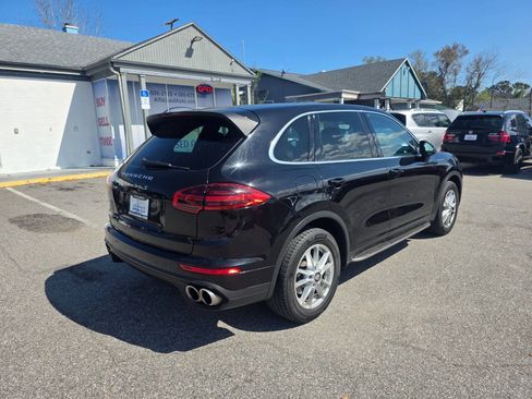 Used 2016 Porsche Cayenne AWD/4WD image 4